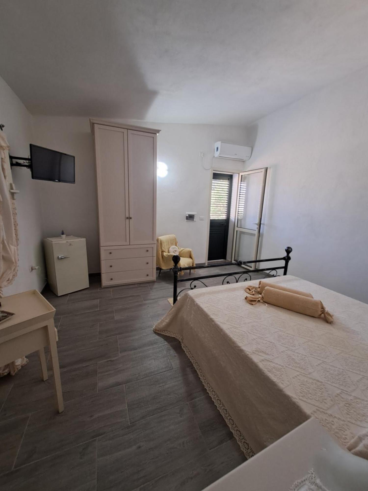 B&B Li Salcuneddi Aglientu Exteriér fotografie